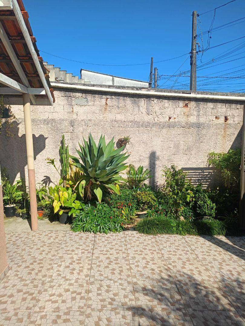 Casa à venda com 2 quartos, 75m² - Foto 13
