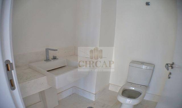 Apartamento à venda com 3 quartos, 246m² - Foto 14