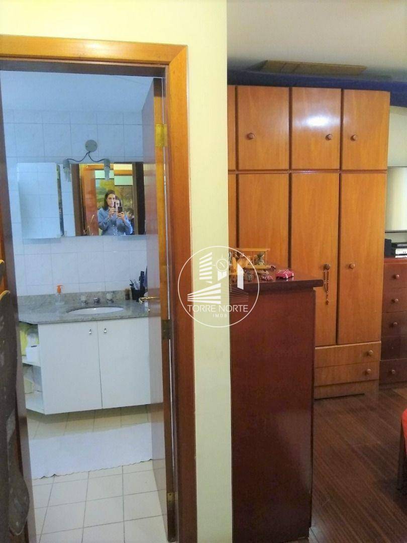 Apartamento à venda com 4 quartos, 137m² - Foto 23