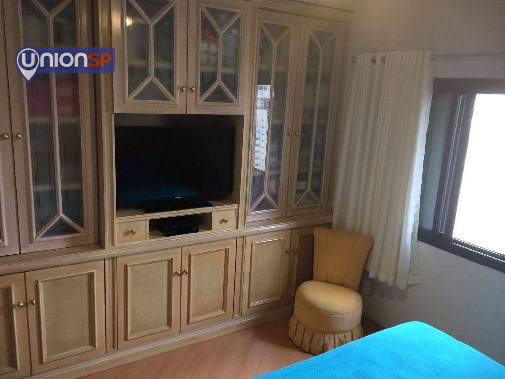 Apartamento à venda com 4 quartos, 200m² - Foto 18