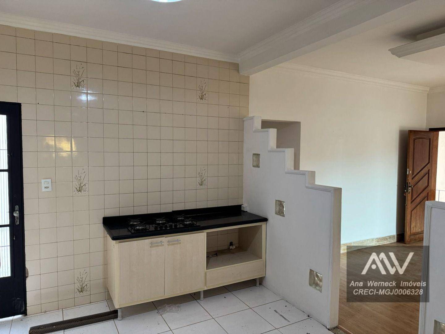 Casa à venda com 4 quartos, 330m² - Foto 6