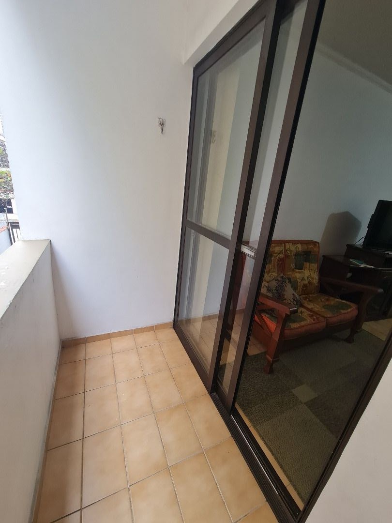 Apartamento à venda com 2 quartos, 75m² - Foto 2