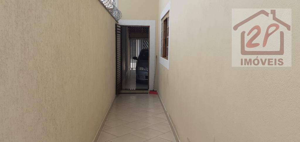 Casa à venda com 3 quartos, 210m² - Foto 18