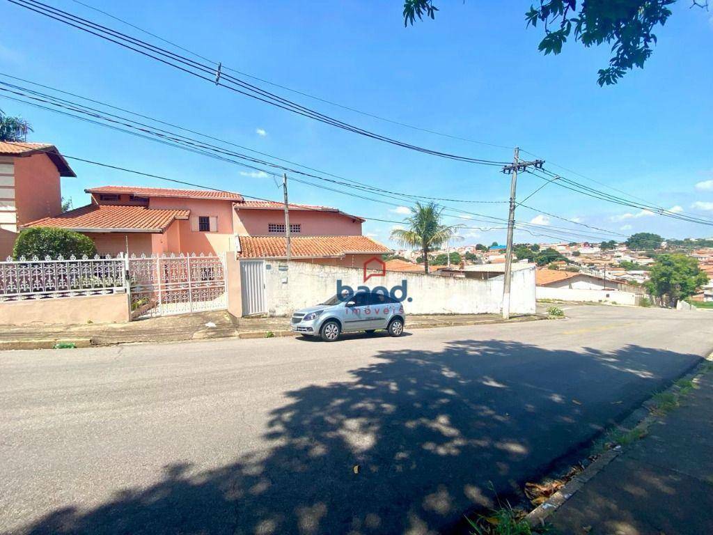 Casa à venda com 4 quartos, 284m² - Foto 1