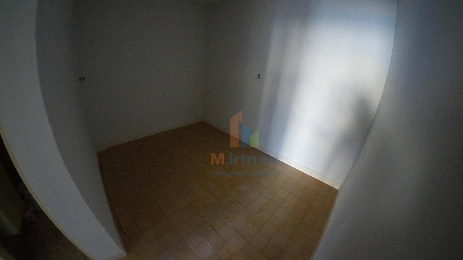 Casa à venda com 5 quartos, 200m² - Foto 8