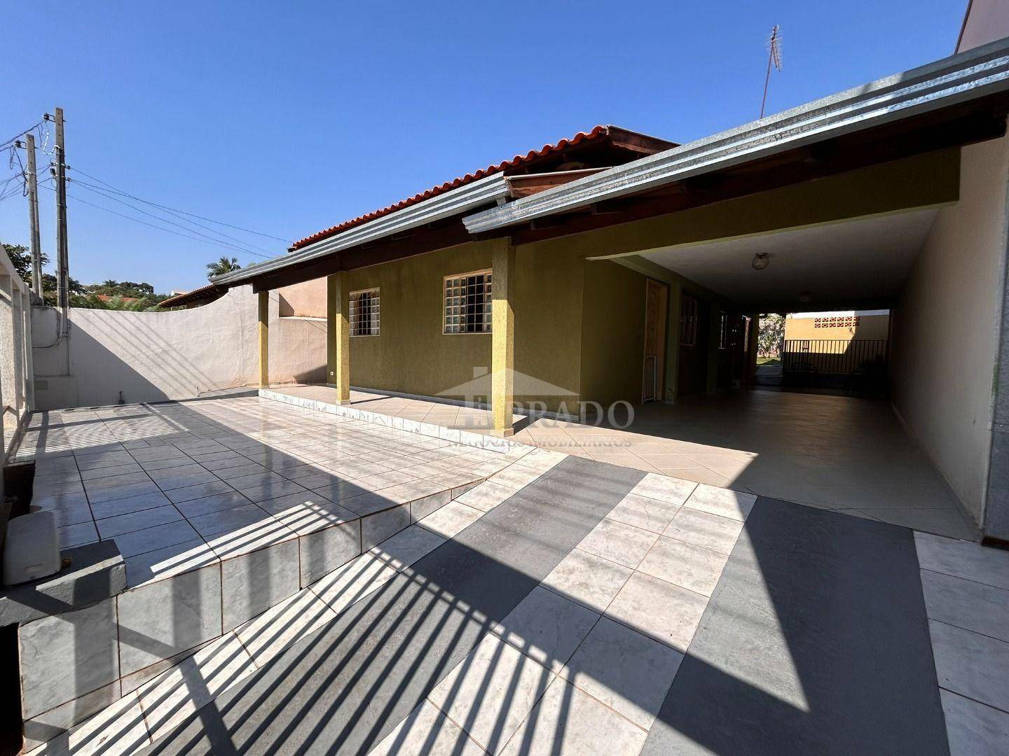 Casa à venda com 3 quartos, 200m² - Foto 2