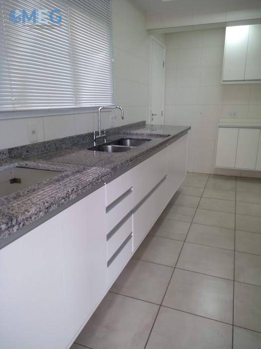 Apartamento à venda com 3 quartos, 134m² - Foto 9