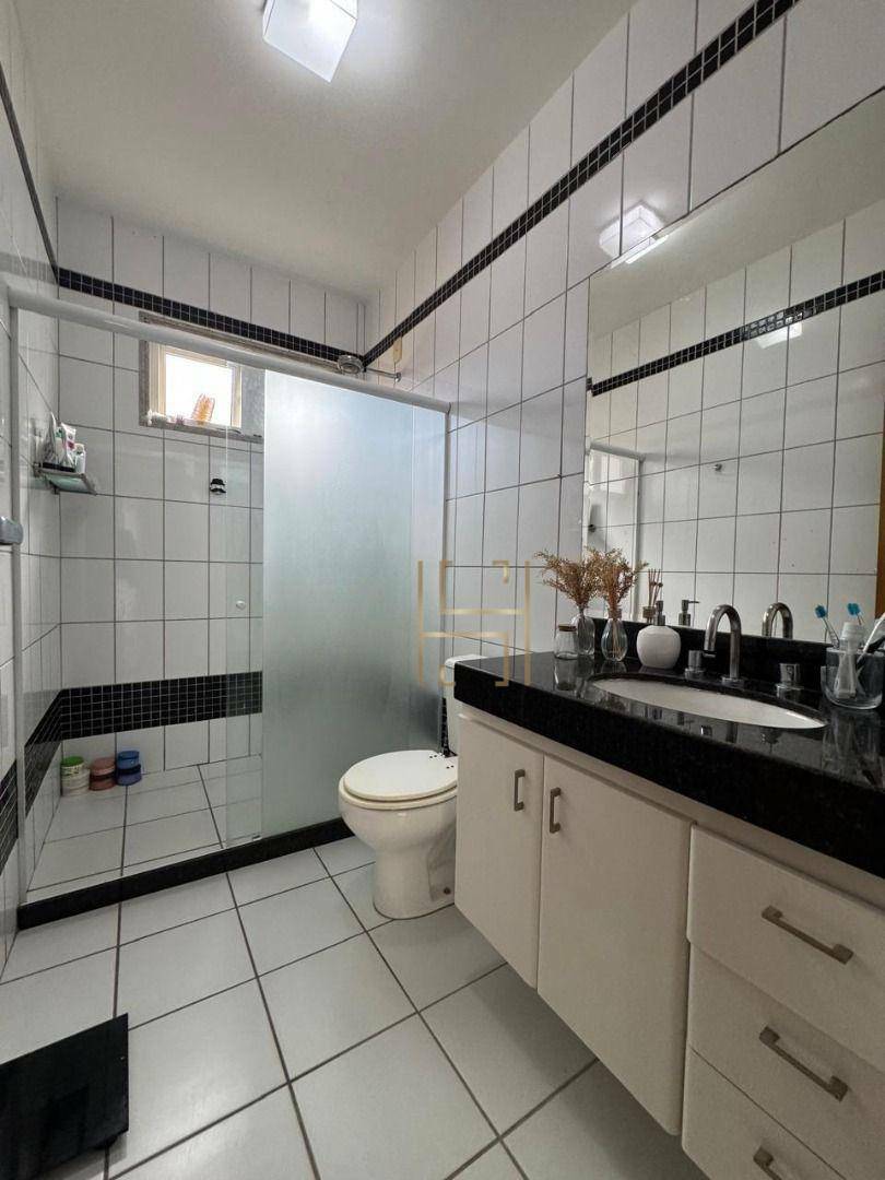 Casa de Condomínio à venda com 4 quartos, 200m² - Foto 4