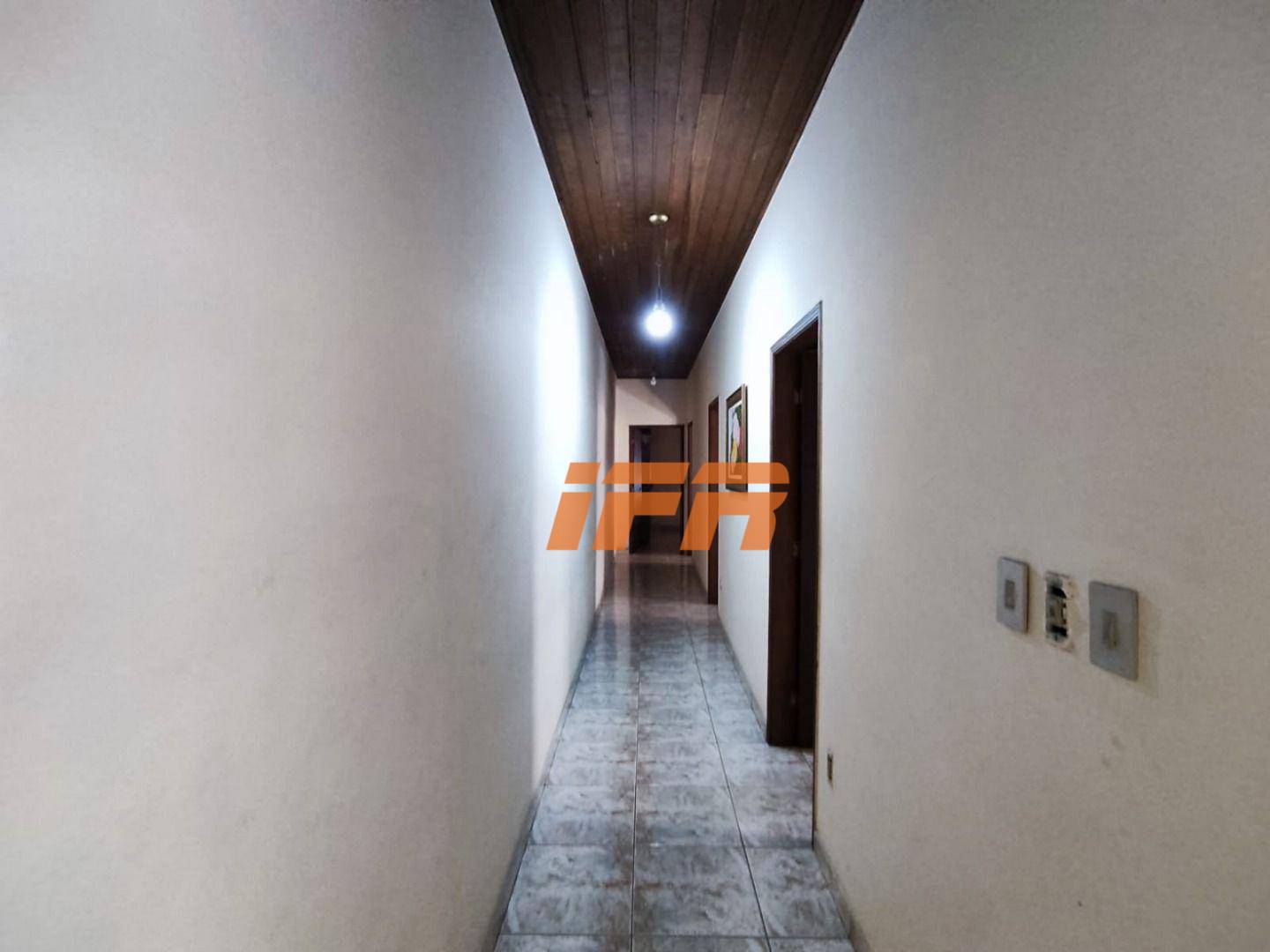 Casa à venda com 6 quartos, 254m² - Foto 62