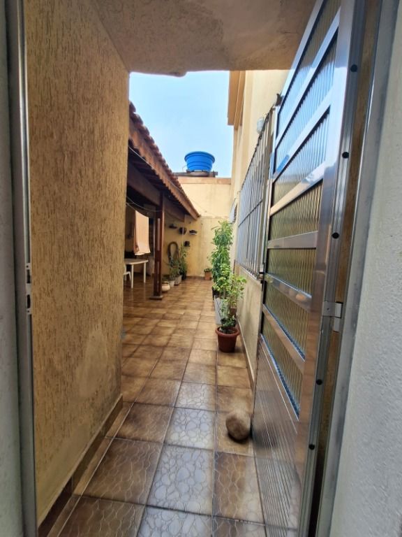 Sobrado à venda com 2 quartos, 300m² - Foto 20