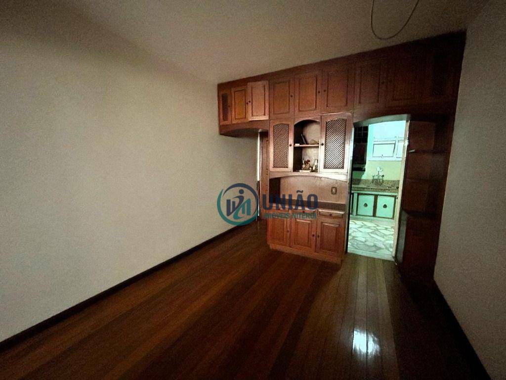 Apartamento à venda com 3 quartos, 135m² - Foto 5