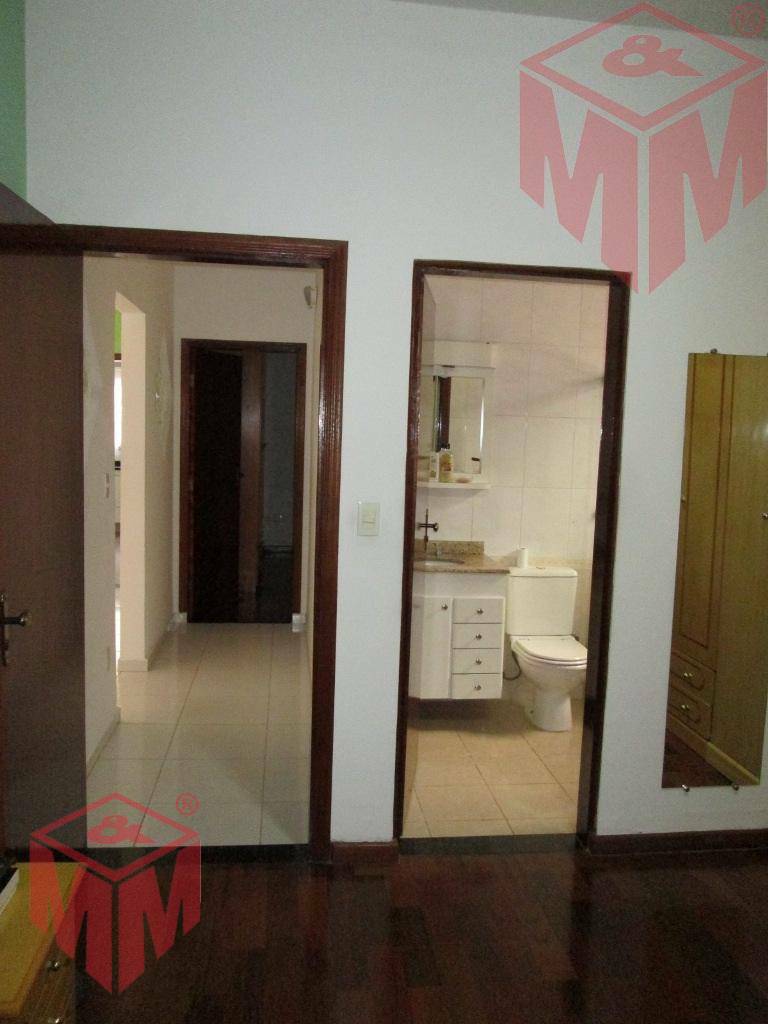 Casa à venda com 2 quartos, 230m² - Foto 9