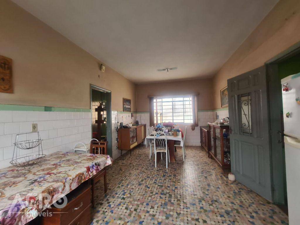 Casa à venda com 3 quartos, 353m² - Foto 10