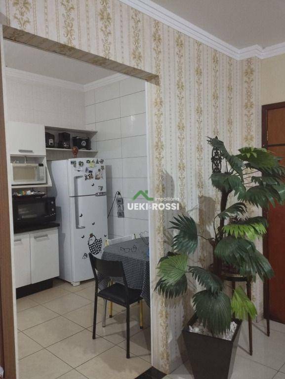 Casa à venda com 3 quartos, 123m² - Foto 2