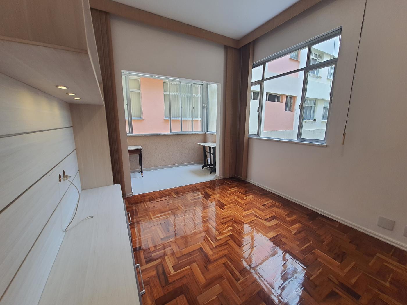 Apartamento à venda com 2 quartos, 57m² - Foto 2