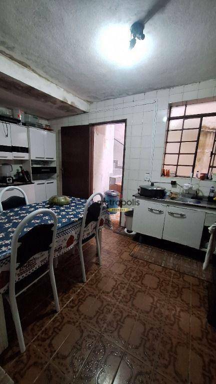 Sobrado à venda com 7 quartos, 231m² - Foto 21