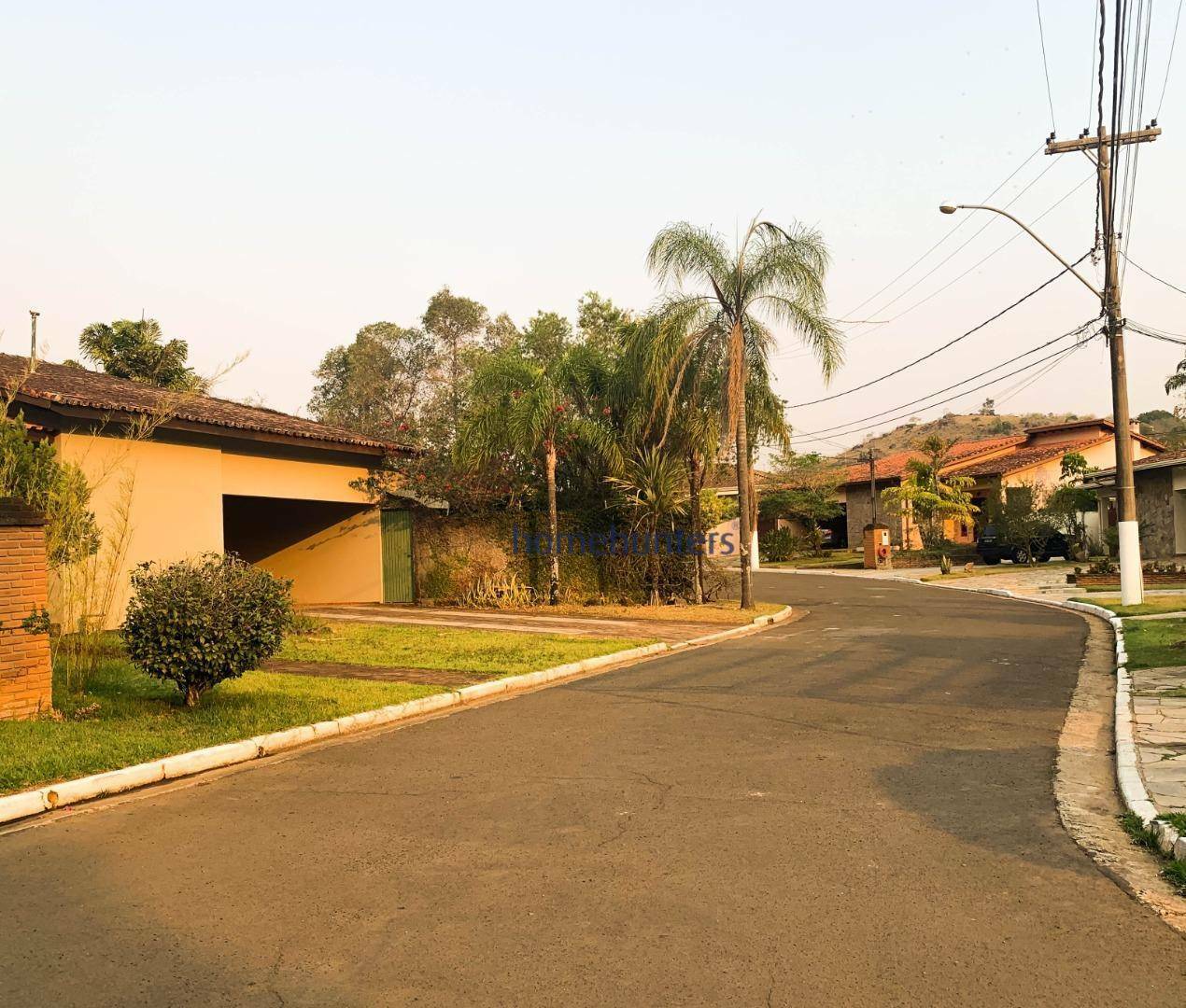 Casa de Condomínio à venda com 3 quartos, 345m² - Foto 2