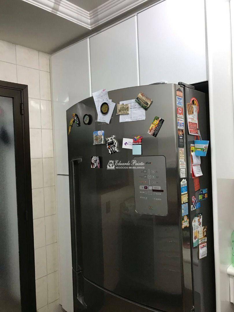 Apartamento à venda com 4 quartos, 230m² - Foto 9