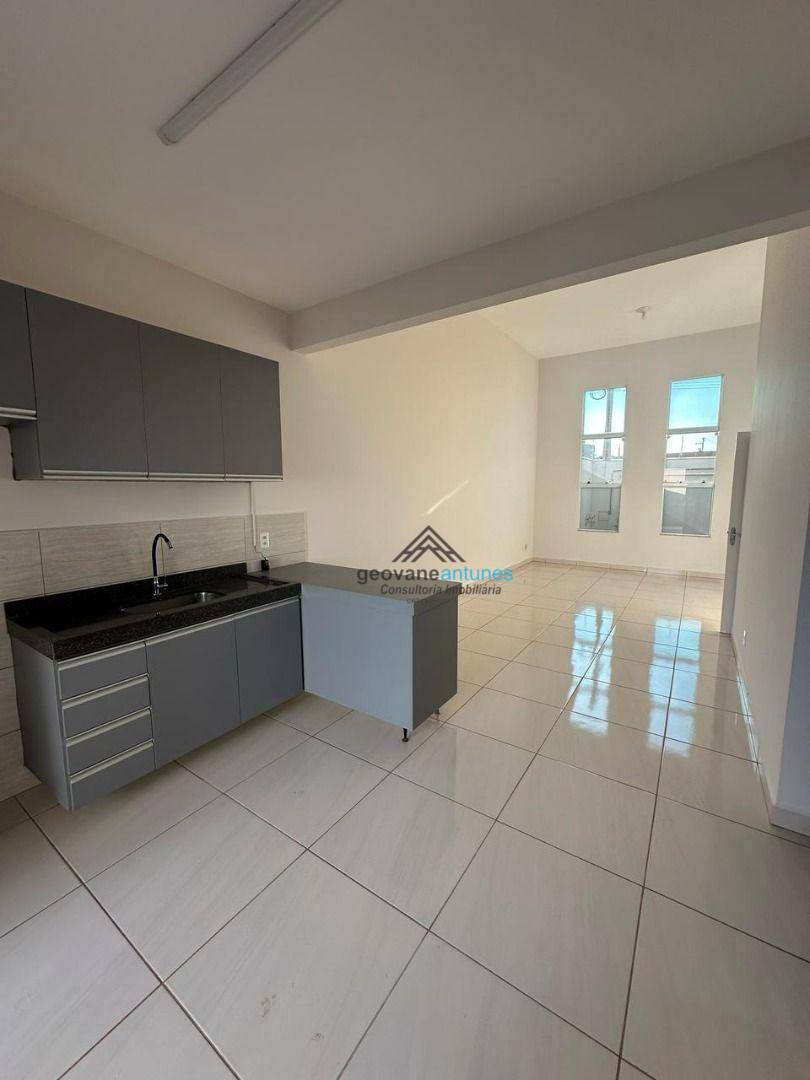 Casa para alugar com 3 quartos, 120m² - Foto 2