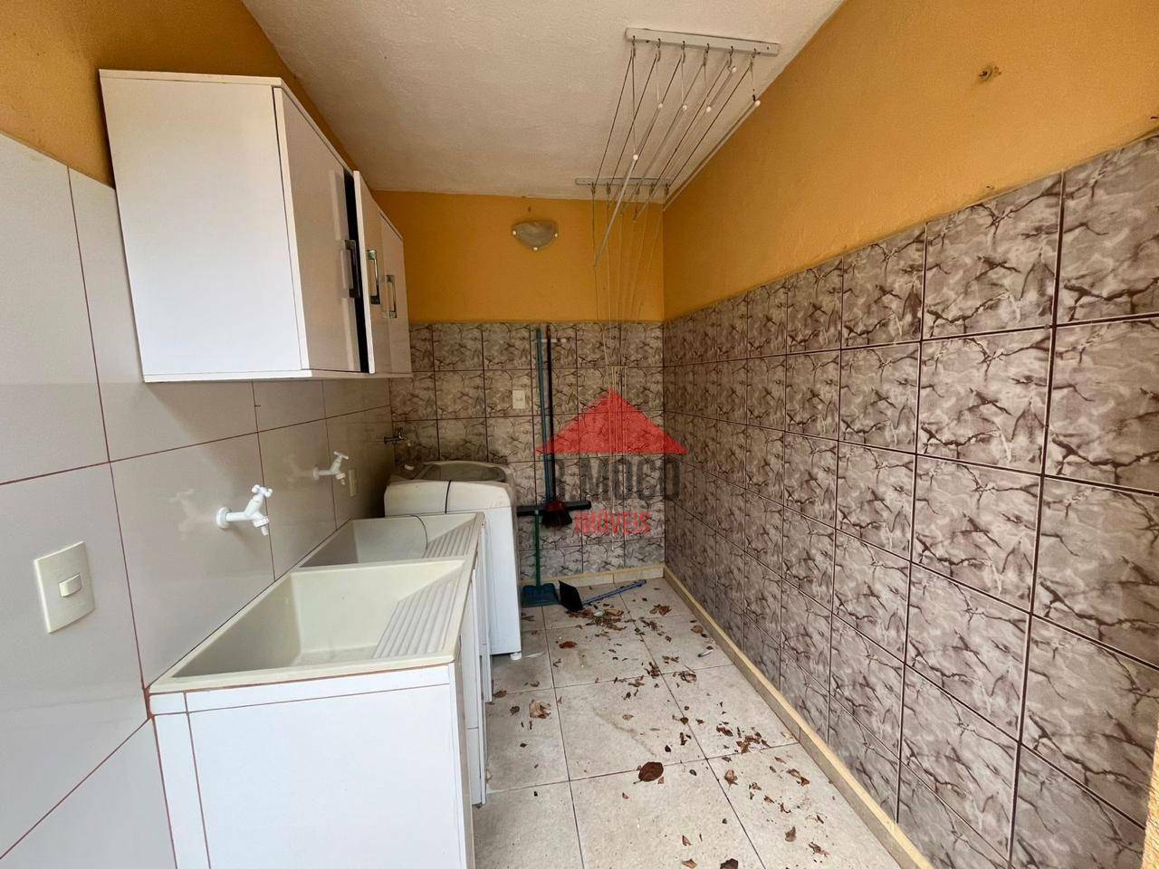 Casa à venda com 2 quartos, 100m² - Foto 11
