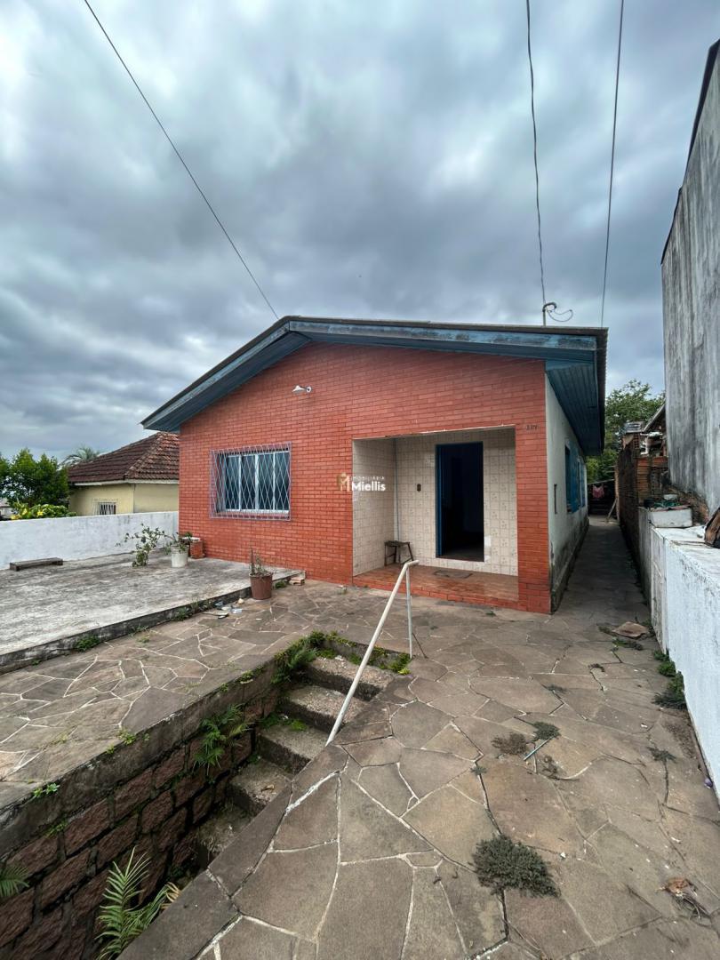 Casa à venda com 4 quartos, 80m² - Foto 1