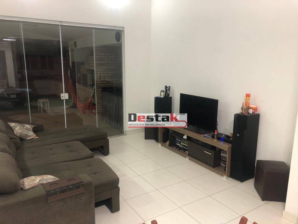 Sobrado à venda com 3 quartos, 193m² - Foto 2