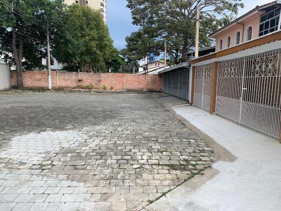 Casa à venda com 3 quartos, 210m² - Foto 2