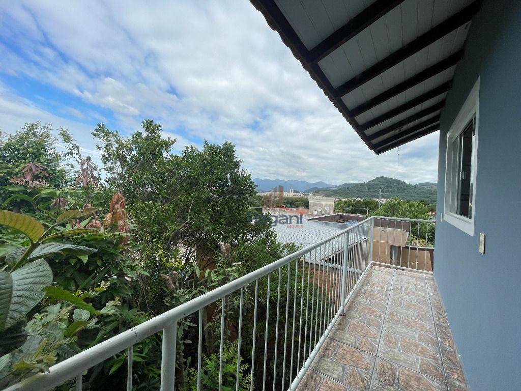 Casa para alugar com 2 quartos, 100m² - Foto 5