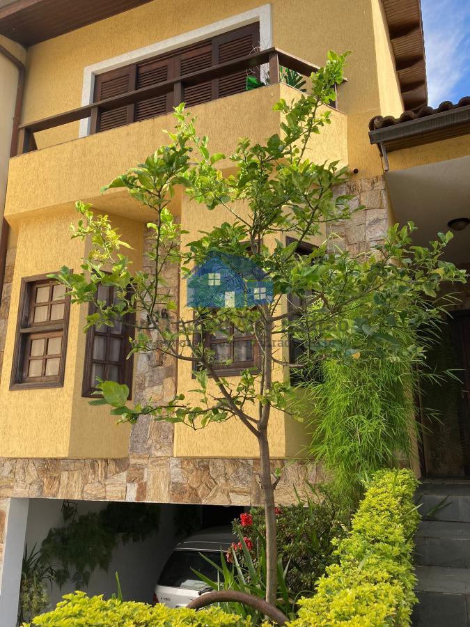 Casa à venda com 3 quartos, 180m² - Foto 1