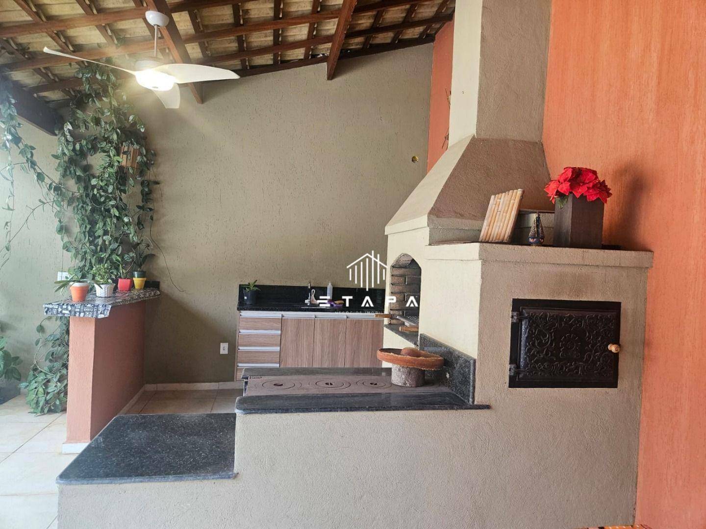 Casa à venda com 4 quartos, 330m² - Foto 14