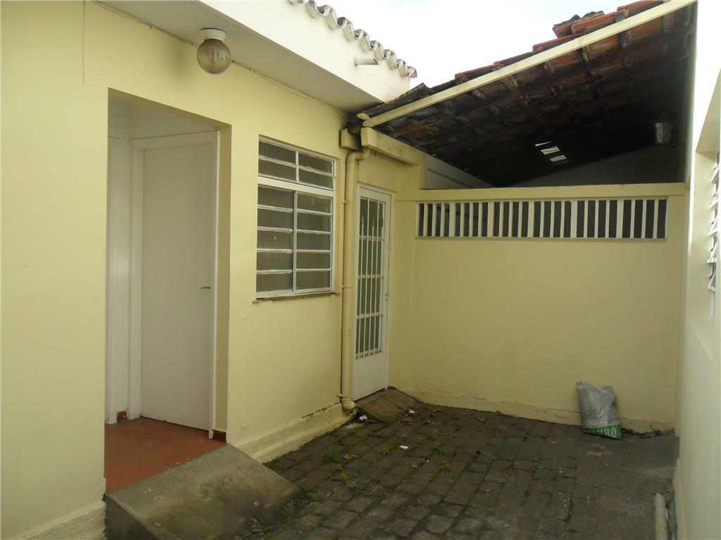 Sobrado à venda e aluguel com 3 quartos, 200m² - Foto 32