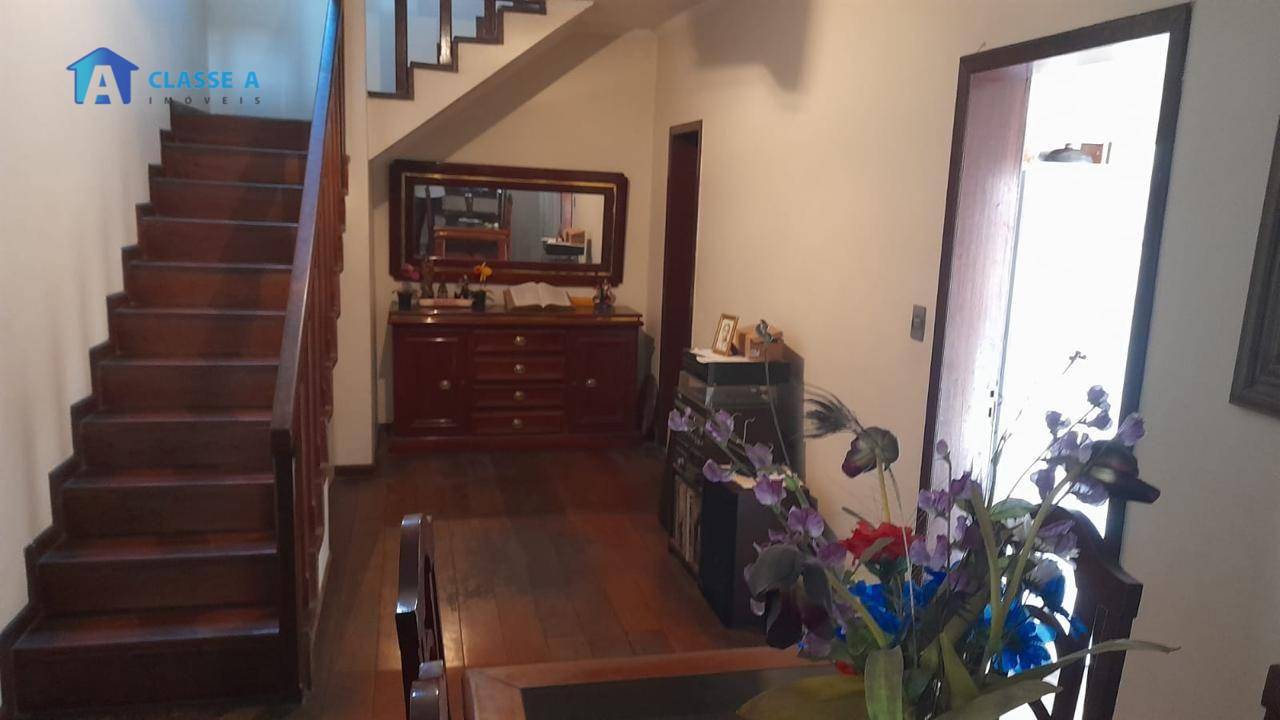 Casa à venda com 3 quartos, 229m² - Foto 18