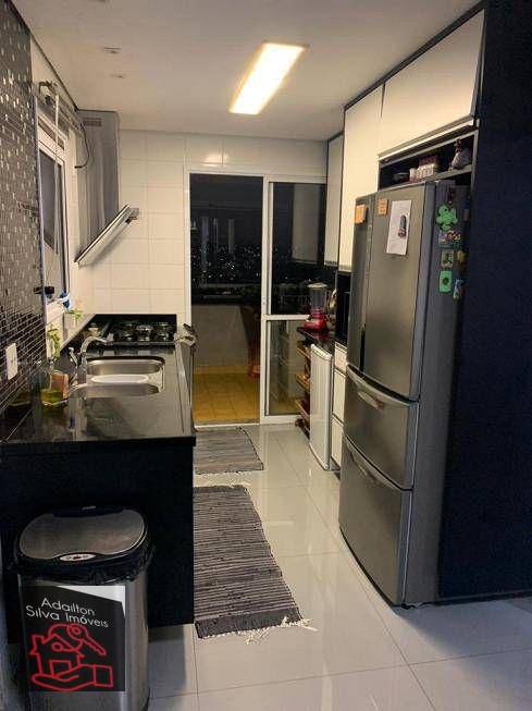 Apartamento à venda com 3 quartos, 139m² - Foto 2