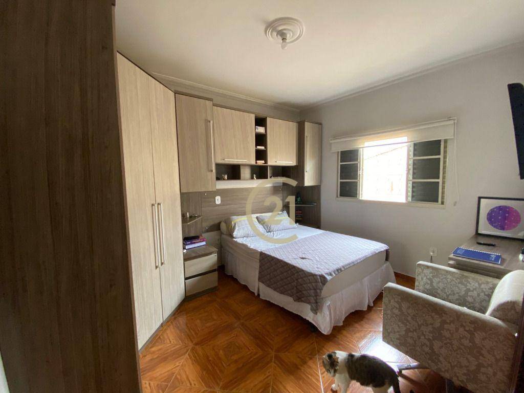 Casa à venda com 3 quartos, 203m² - Foto 15