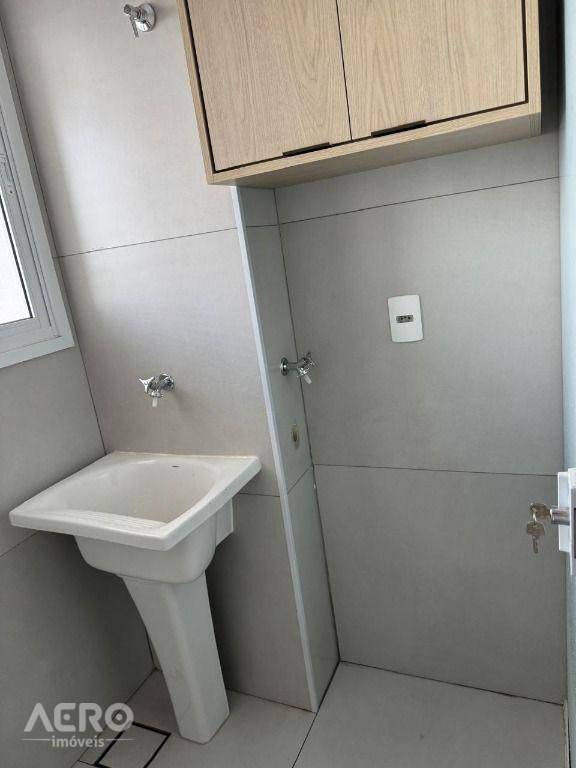 Apartamento para alugar com 2 quartos, 64m² - Foto 26