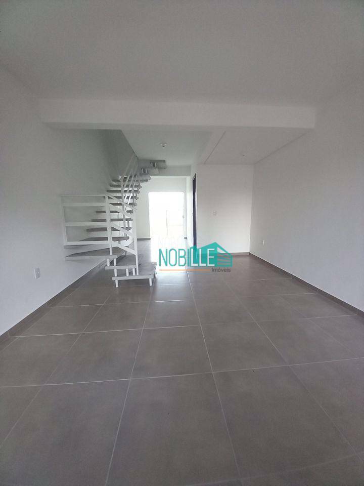 Casa à venda com 2 quartos, 92m² - Foto 2