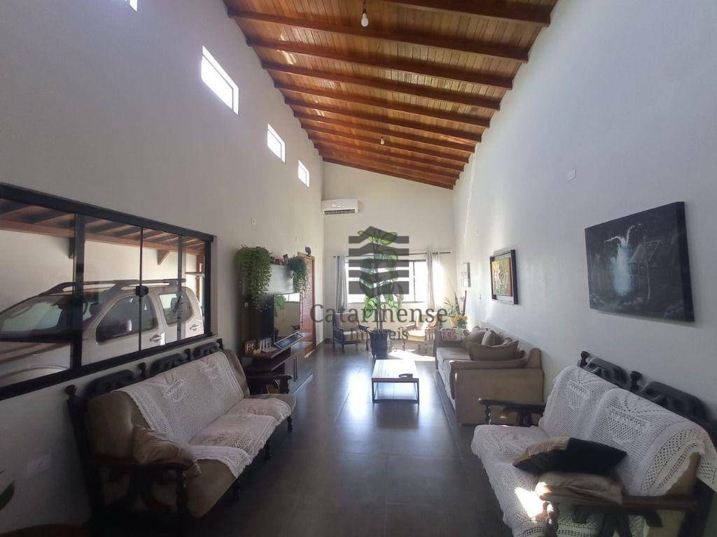 Casa à venda com 3 quartos, 248m² - Foto 3