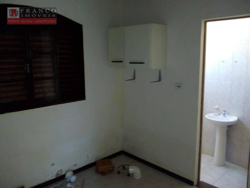 Casa à venda com 4 quartos, 300m² - Foto 30