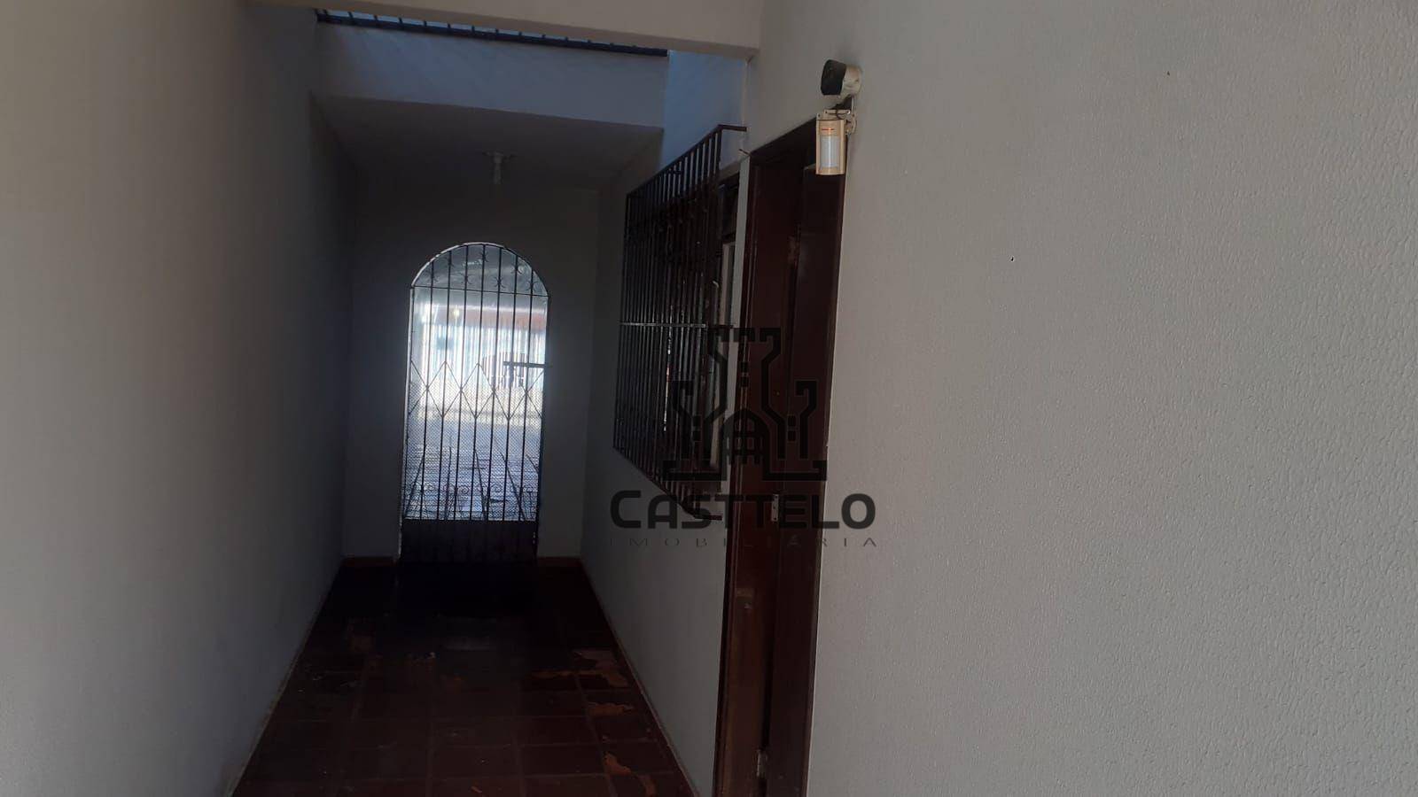 Sobrado à venda com 4 quartos, 360m² - Foto 2