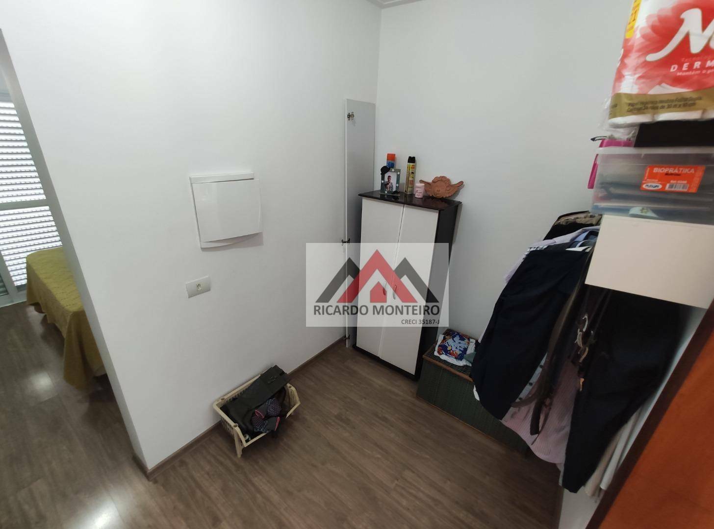 Casa à venda com 4 quartos, 210m² - Foto 18