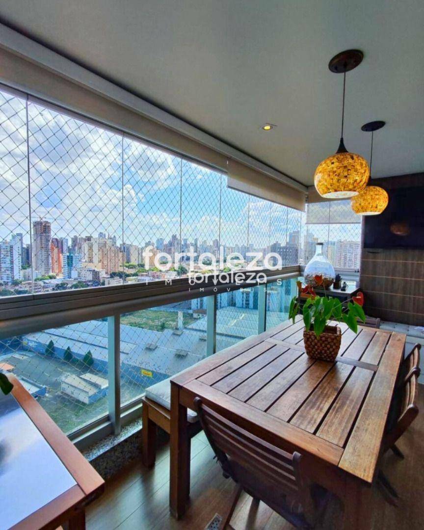 Apartamento à venda com 3 quartos, 150m² - Foto 4