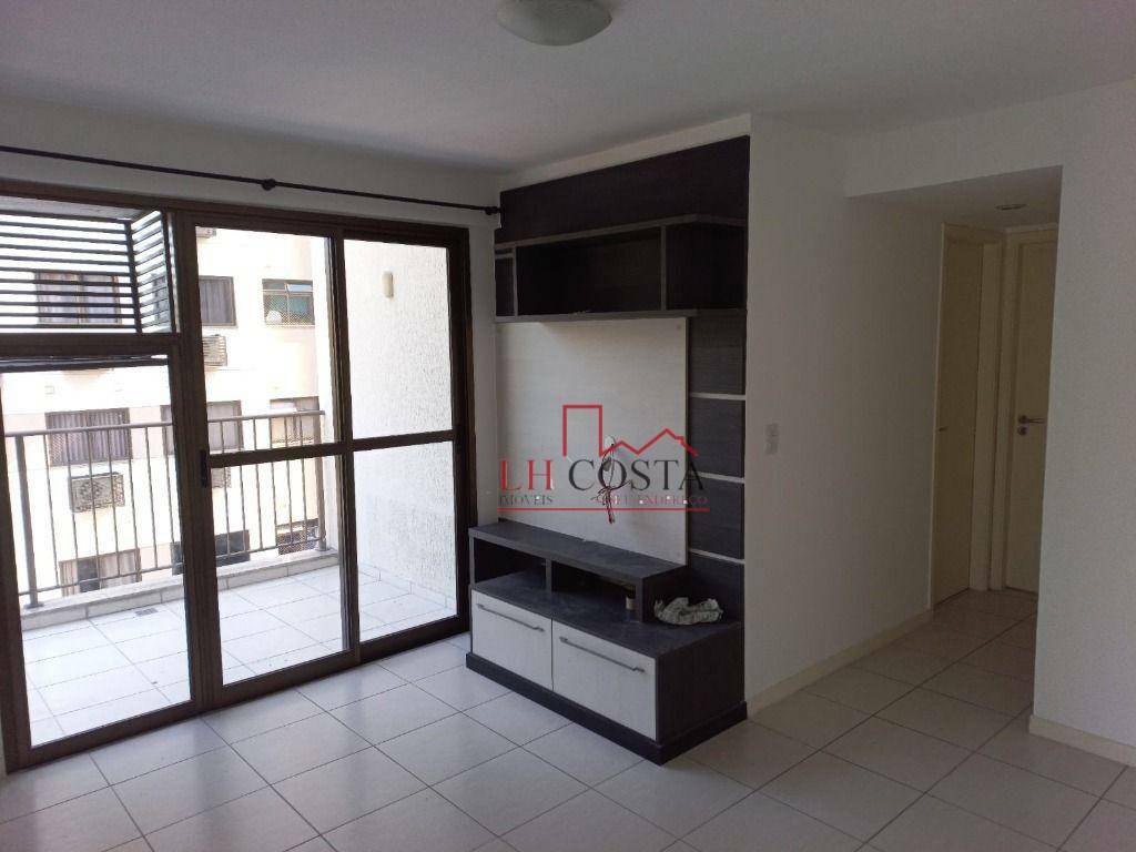 Apartamento para alugar com 2 quartos, 65m² - Foto 4