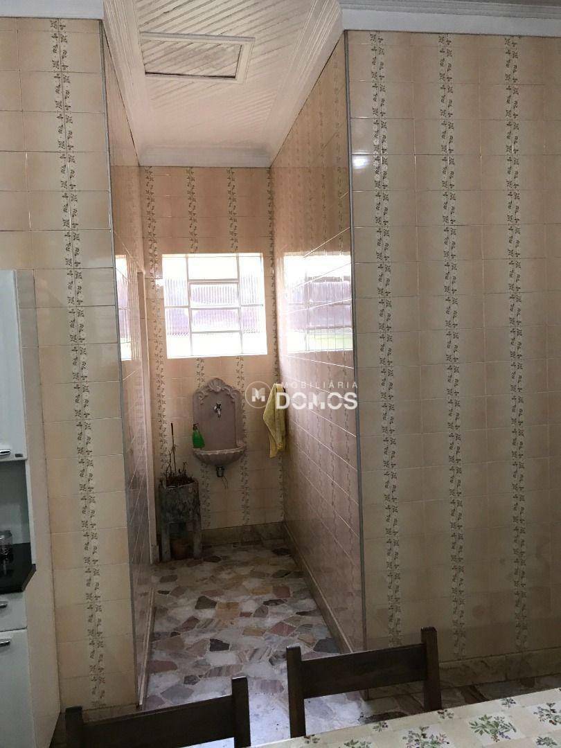 Casa à venda com 4 quartos, 250m² - Foto 6