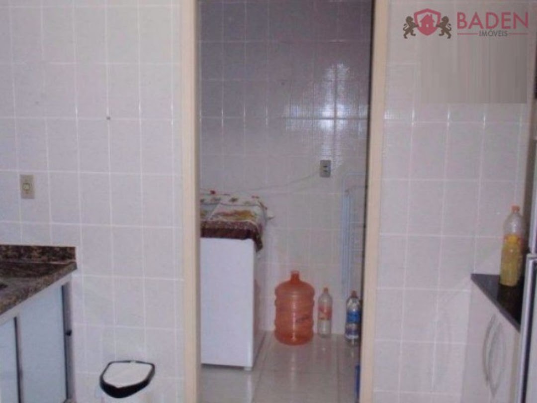 Apartamento à venda com 1 quarto, 40m² - Foto 2