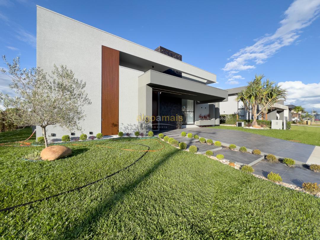 Casa de Condomínio à venda com 4 quartos, 268m² - Foto 4