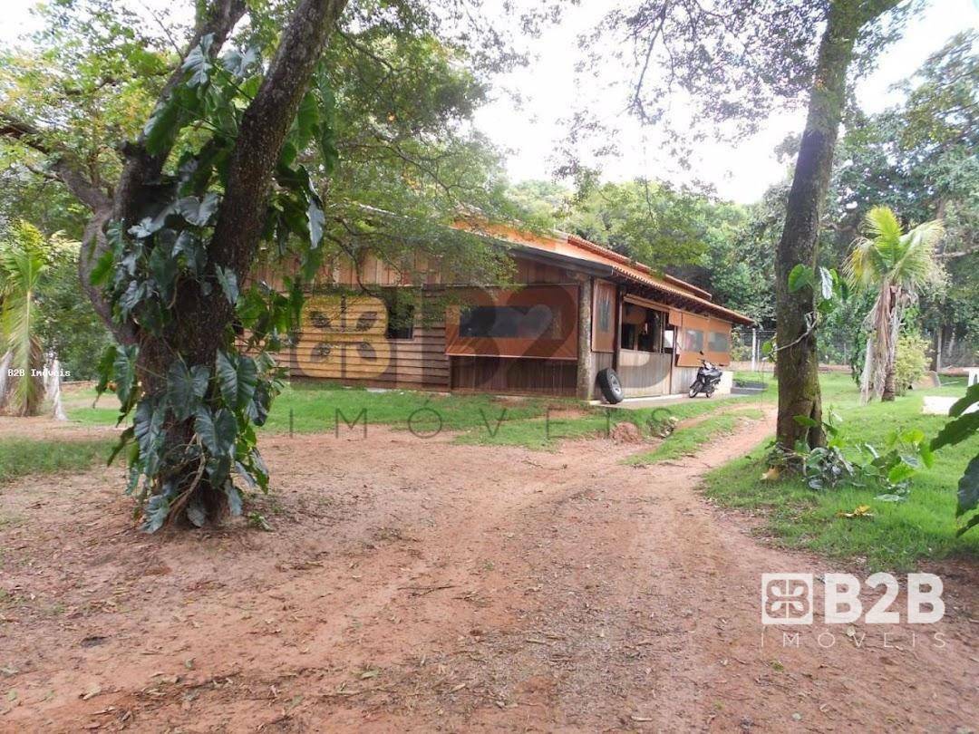 Chácara à venda com 3 quartos, 320m² - Foto 1