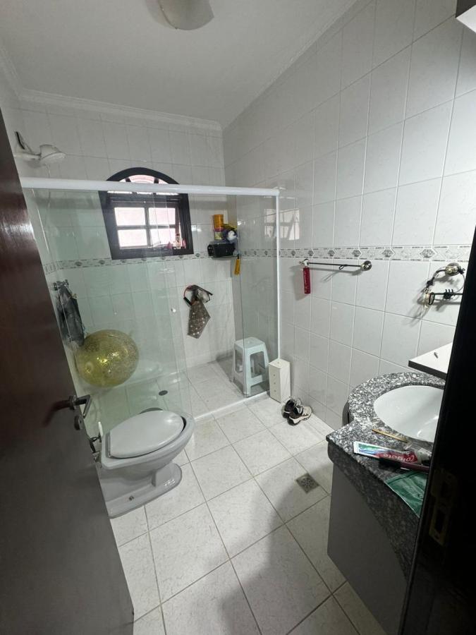 Casa de Condomínio para alugar com 4 quartos, 375m² - Foto 3