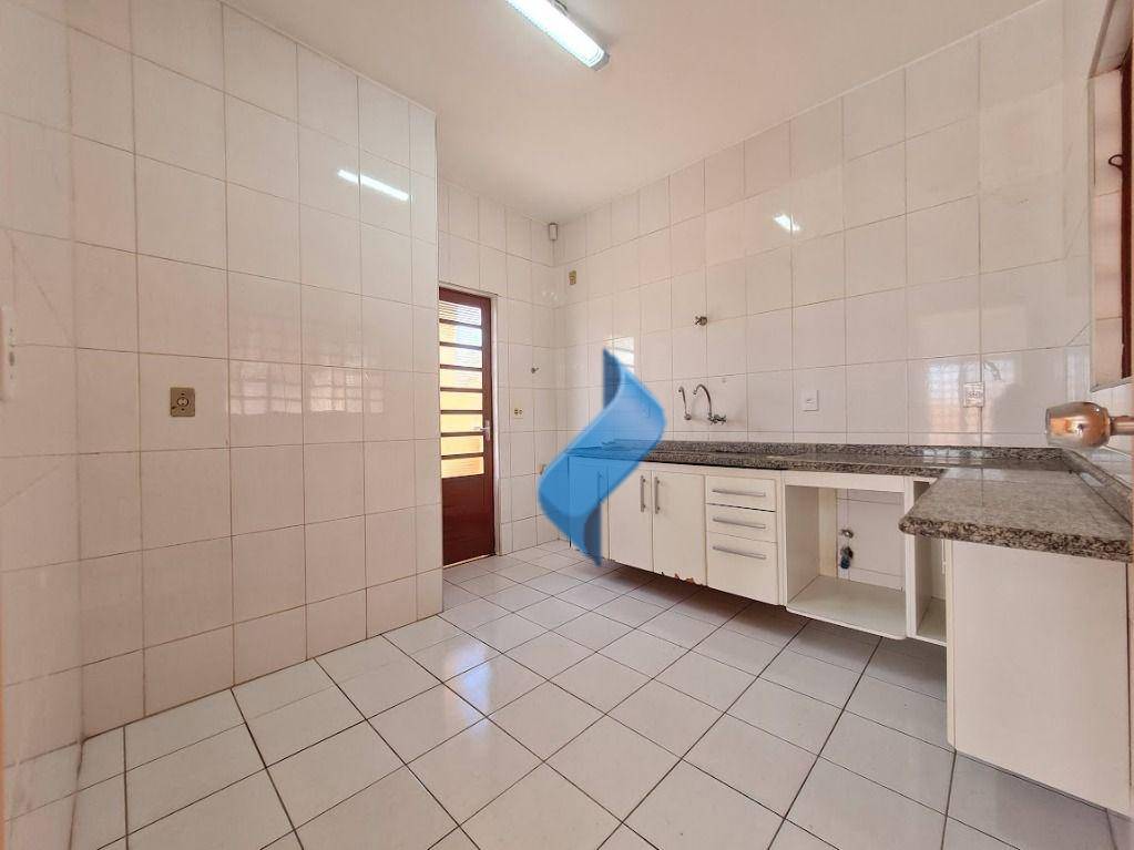 Casa para alugar com 3 quartos, 107m² - Foto 7