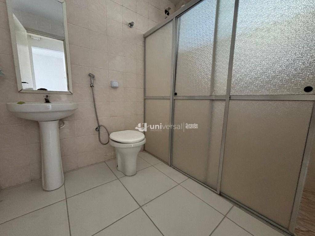 Apartamento para alugar com 1 quarto, 65m² - Foto 6