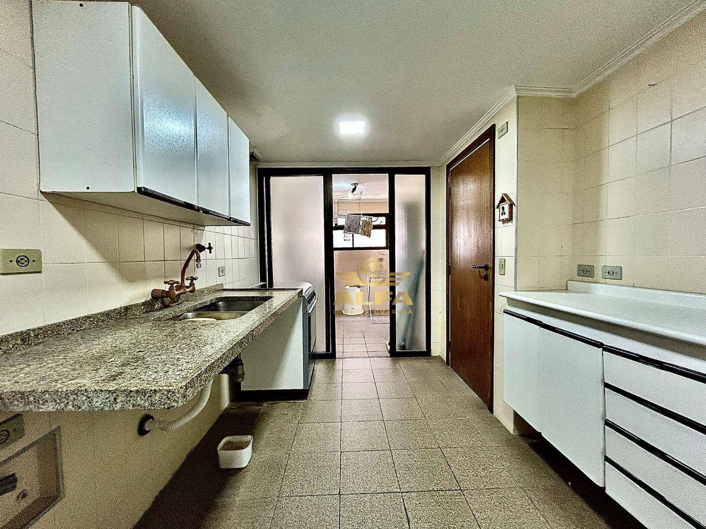 Apartamento à venda com 3 quartos, 131m² - Foto 19